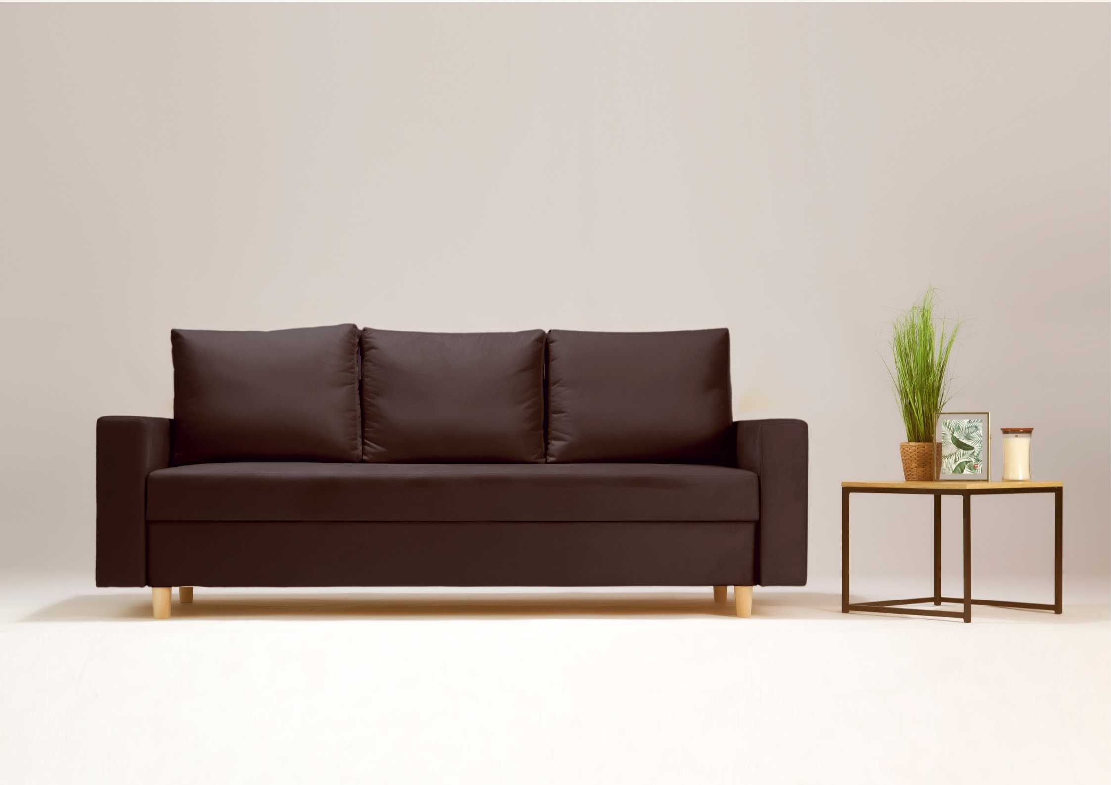 Brązowa skandynawska sofa rozkładana